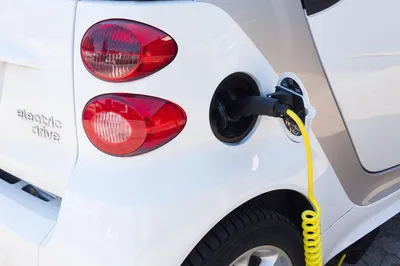 Kaum zu glauben: Strom an Ladesäulen ist immer noch teurer als Benzin